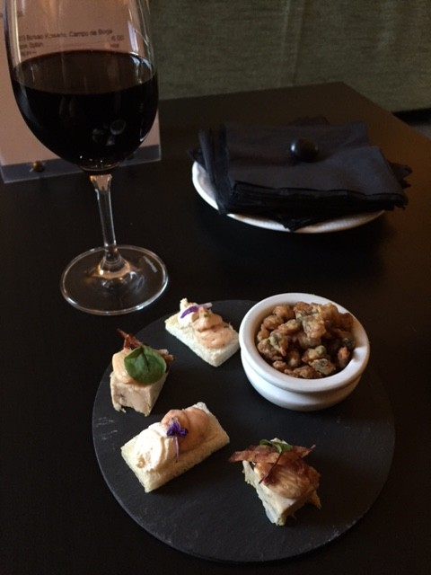 fairyhill canapes and wine