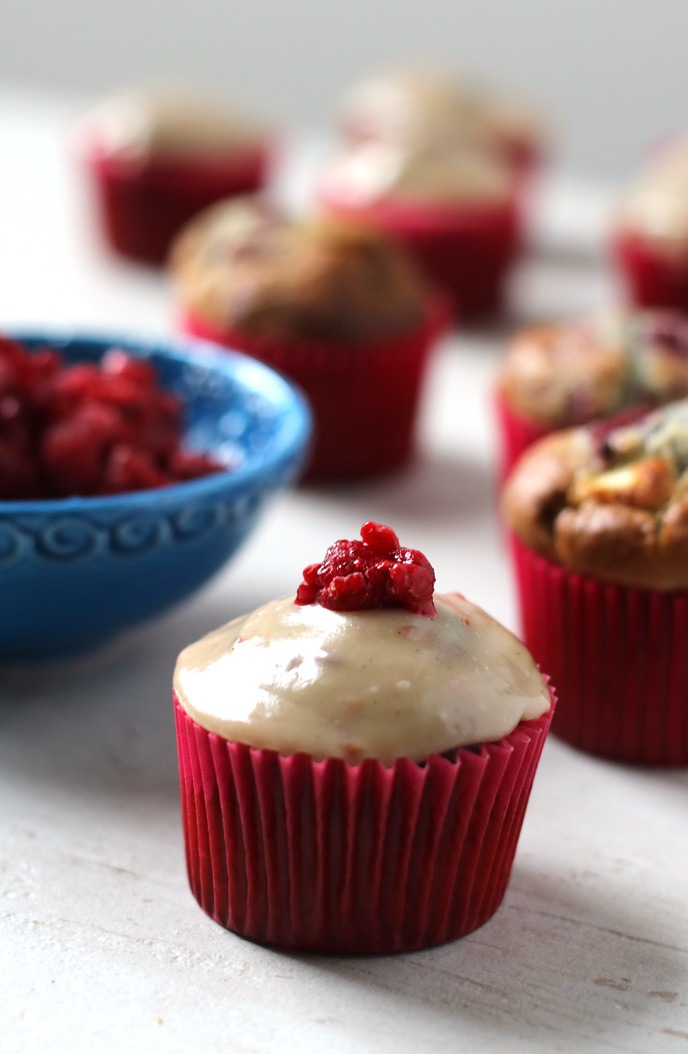 white chocolate and raspberry cupcakes
